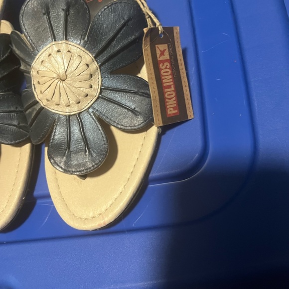 Never worn before ! - Picture 2 of 4